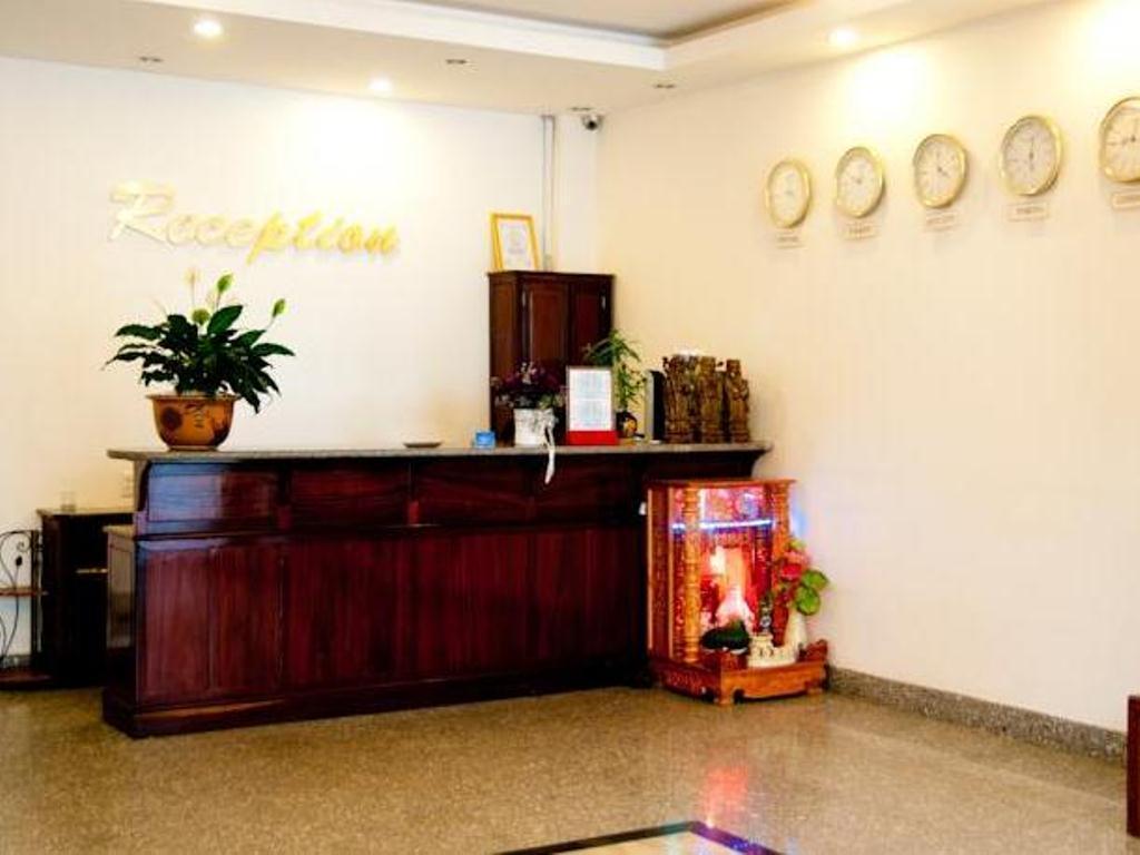 ホテル Golden Lotus フエ エクステリア 写真